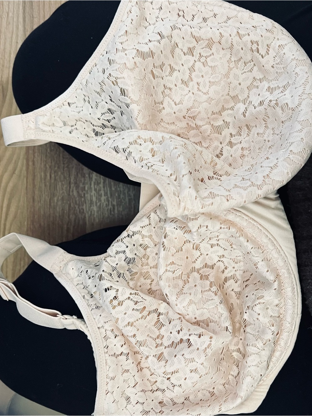 Chantelle Lace Wireless Full-Coverage Bra - Cream